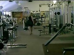 Horny Gym Babe Fingered On Weight Bench