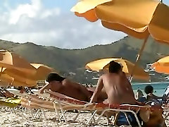 海滩偷窥视频的一个裸体摩洛伊斯兰解放阵线和一个裸体的亚洲辣妹