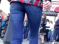 Candid voyeur mom son slapping home taxi phone anal in tight jeans