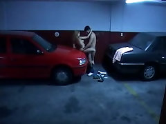 Candid kayatan sex scndal of amateur chick sucking and fucking on the car boot