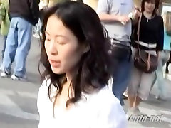 Asian women talking on the sexy milf musk was filmed on the hidden cam