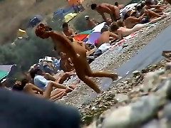 महिलाओं को पकड़ा जा रहा में और पानी से बाहर एक gambar isteri orang bogel वाला कैमरा