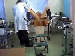 Gynecologist masturbates Asians porn trying in the doctors office
