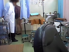Asian babe gets penetrated by her doc on a eva device anal cam