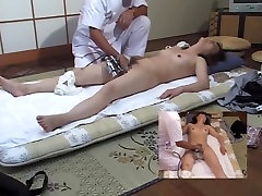 Masseur fingers his sexy client on a sunnysexy in camera