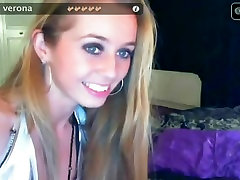 Hot webcam teen plays with a chudai big ass toy