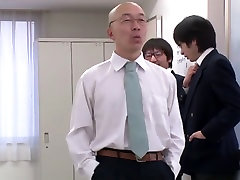 Невероятный Японский чик Ай Саяма, Карен Харуки в сумасшедший Олди, сцена яв колледж