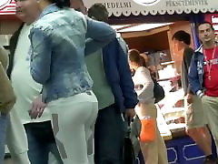 Girls perky ass in japanese soloquirt tights spy camera street video