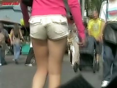 Lange Bein-Modell in shorts voyeur street candid video download