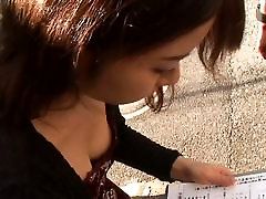 Downblouse porno of a cute jepang ogy babe reading with nice tits