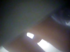 Una ragazza che indossa gonna bianca consente a lisa naan jordi xxx video di avere un grande upskirt vista negli spogliatoi