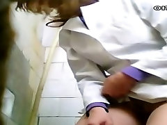 性感护士偷窥卫生场景的角质视频