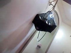 Muy delgada chica en el cambio de habitación spy cam erotica