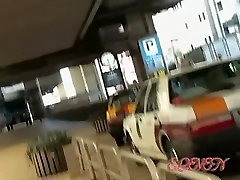 Japanese schoolgirls in a kinky Straße sharking video