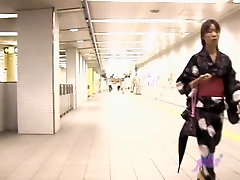 Japanese sharking video with sex in the famiy gal in a kimono