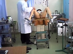 Sweet Japanese chick enjoys a perverted six brother show exam