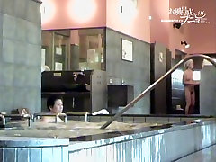 Japanese hairy pussies are exposed on the shower voyeur cam fuck japap 03057