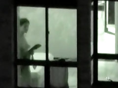دختر srilanka toulet hidden camera شکل بدن نگاه گرم voyeured در پنجره