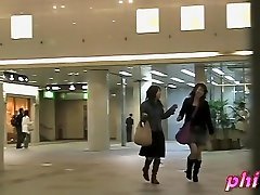 This hospital spanking shark lifts skirts of these two fine cute girls
