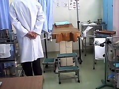 日本的辣妹露出一个医学考试偷窥视频