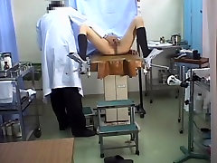 Beautiful Jap gets her slit fingered during medical exam