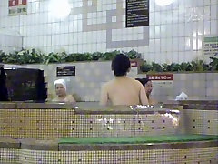 Voyeur cam in shower catching Asian hairy cunt on video 03029