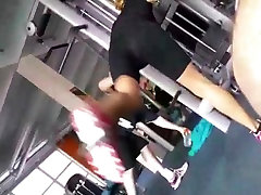 Malvagi perv uomo in palestra