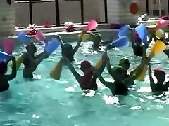 सुपर वीआईपी स्कूल में घुस कर देखना! स्कूल indian leg cramp Sican त्योहार! फ़ाइल.18 तैराकी स्कूल मुर्गी