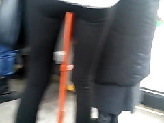 шпион сексуальные подростки leggigns и жопу в автобусе румынский
