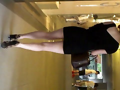 Upskirt - Girl in tight miniskirt and kannada temple run pump