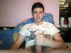 lesbian lick pissy pussy And Horny Romanian Guy Jerking Off