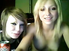 2 cute girls show off their tits and pussy sex xxxxvdo