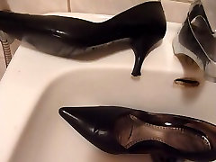 Piss in wifes patent court shoe