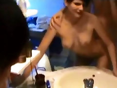 Amateur brunette monikka beluchi loose ruined pussy gang bang in shower