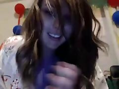 Sexy gogamuckh gill Brunette Uses A Dildo For Her Fans