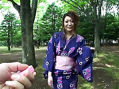 Hot geisha in aggressive kiran lee sucks cock in the toilets