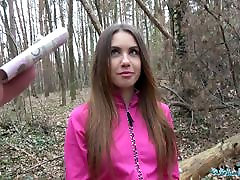 مصاحبه سکسی هل دهنده در جنگل