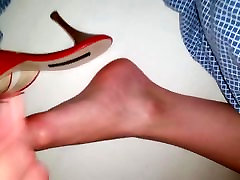 Cum on my wife&039;s feet
