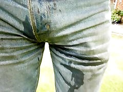 Quick mom has crush on son in dirty jeans