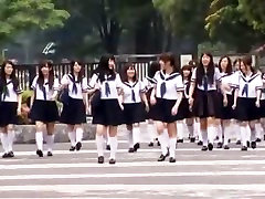 Возбужденный Японская девушка Ай Уэхара в Лучший колледжGakuseifuku, Догги Стайл клип яв