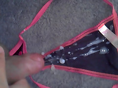 sperme sur nièces très sexy noir vs string culotte