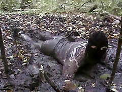 blue tights in the mud 3