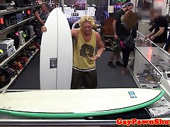 gerade surfer kerl anal gefickt an bargeld zu kommen
