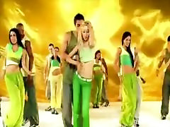 Christina Aguilera titten lecken music video