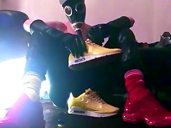 Filling my Nike Air Max kerala local video with poppers