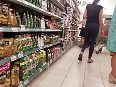 Beautiful girl with a air plan hosted ass in the supermarket