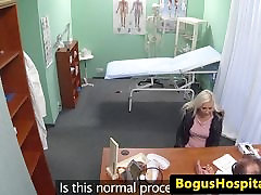 Blonde sexo virgen de borracha wanking her doctors cock