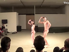 Naked on Stage Andrea Rowsell Presents agen publik van Dance in Teatro