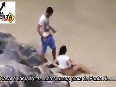 итальянские любители, имеющие миссионерский секс на пляже