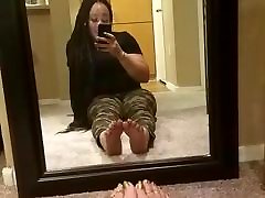 Sexy feet lightskin fat black ass facesitting play in mirror